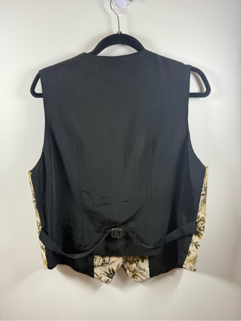 Ornate Tapestry Vest P2P 18.5” Size M/L - Picture 3 of 5
